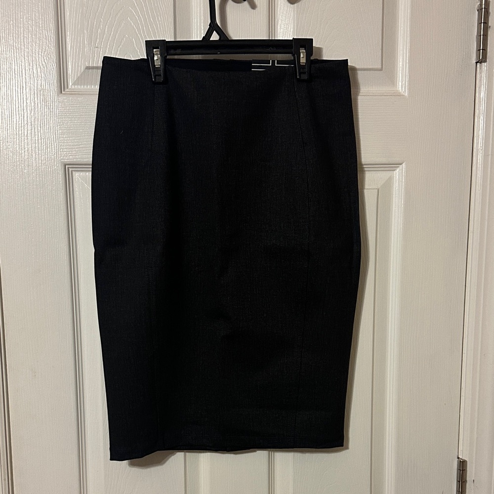 Liverpool Elegant Black Pencil Skirt